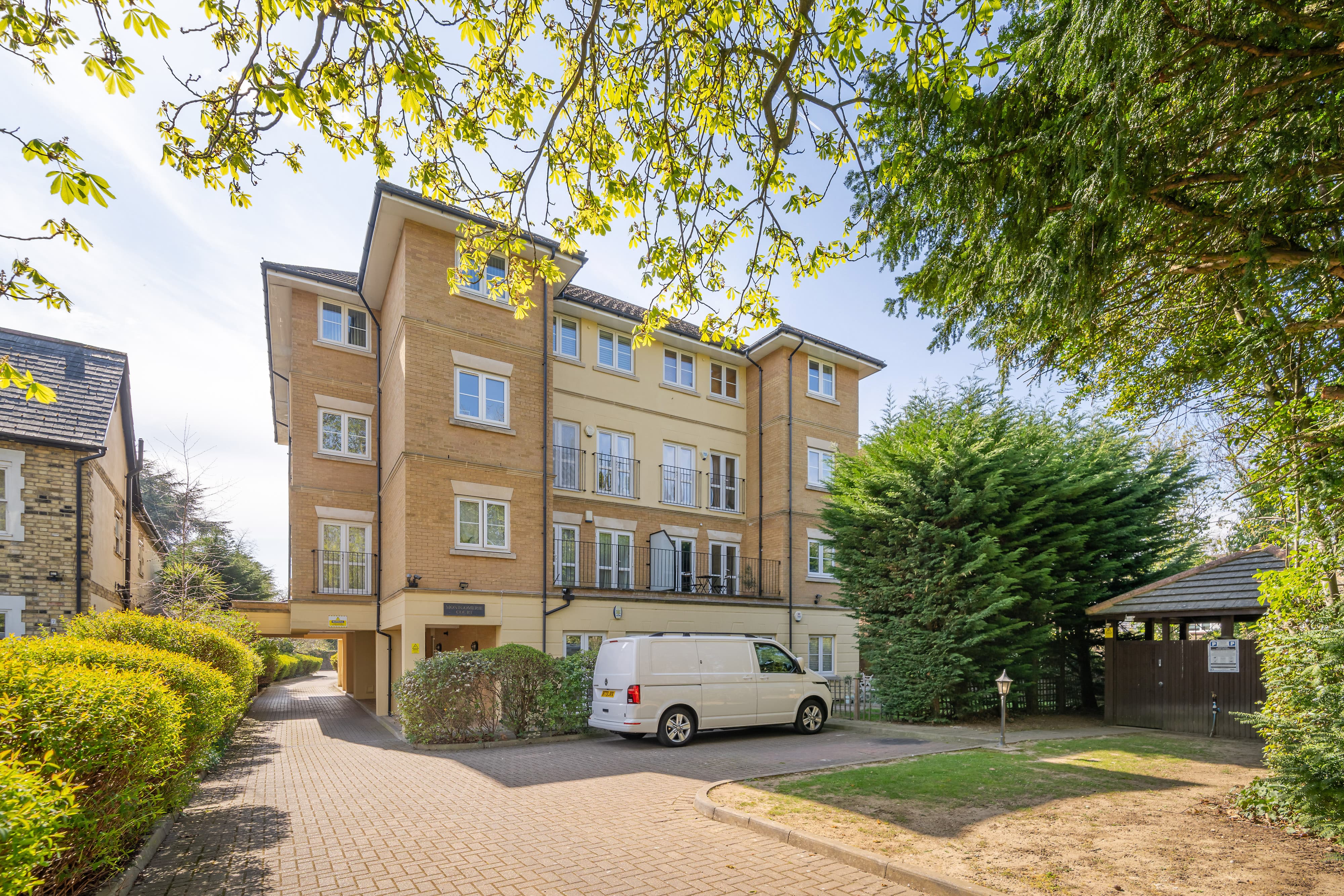 Flat 15, Montgomerie Court, Beckenham, 13 Copers Cope Road, BR3 1NE